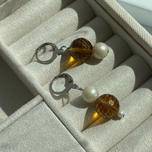 Amber glass bead & glass pearl huggie hoop earrings
